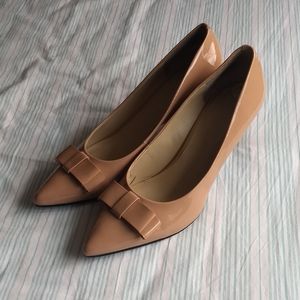 Nine West Bow Nude Patent Pointed Heels 9